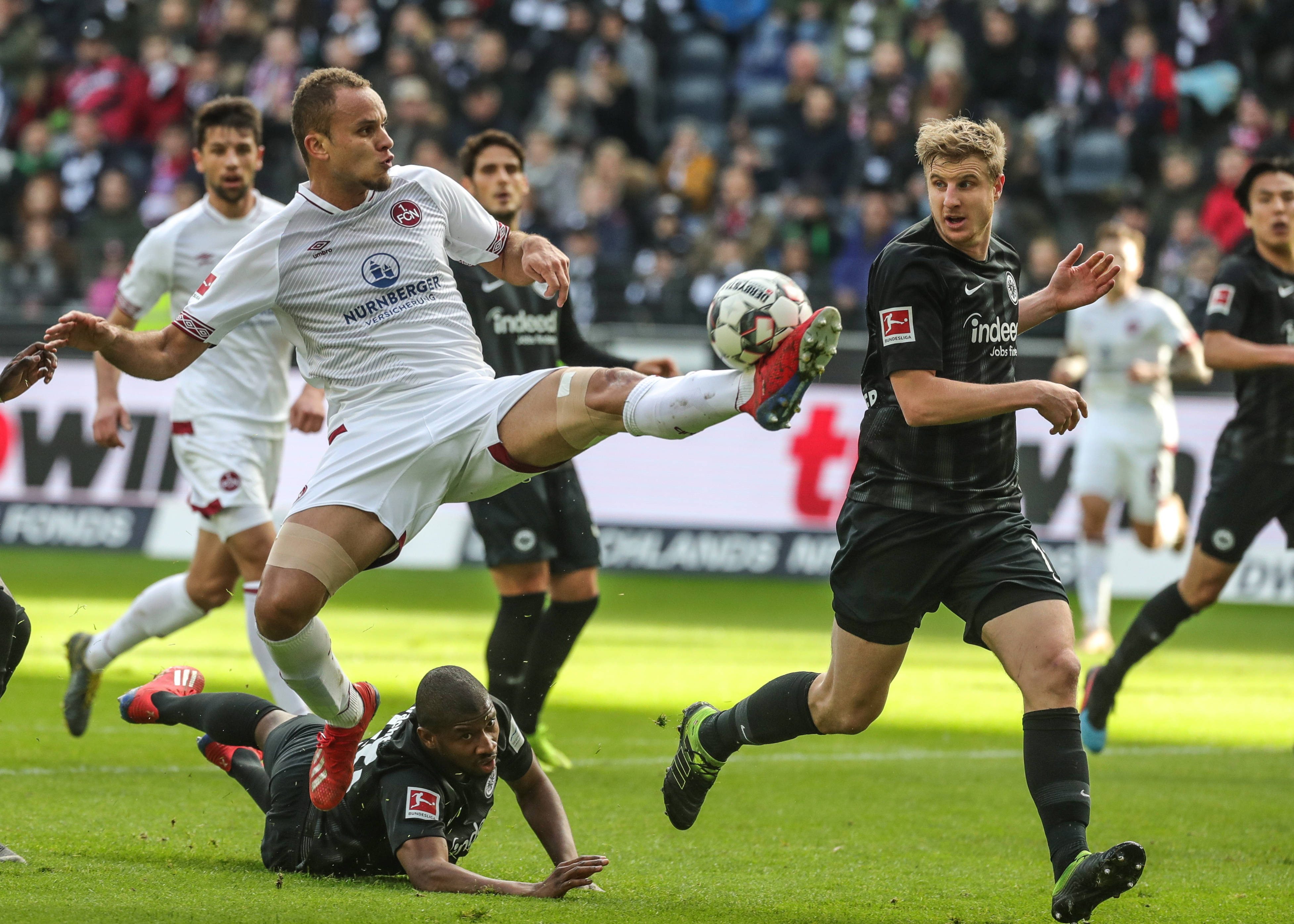 赛点一刻！米兰3：2擒获科内利亚诺，捧起意大利女排超级杯！（决胜时刻！米兰3-2力克科内利亚诺，捧起意大利女排超级杯！）