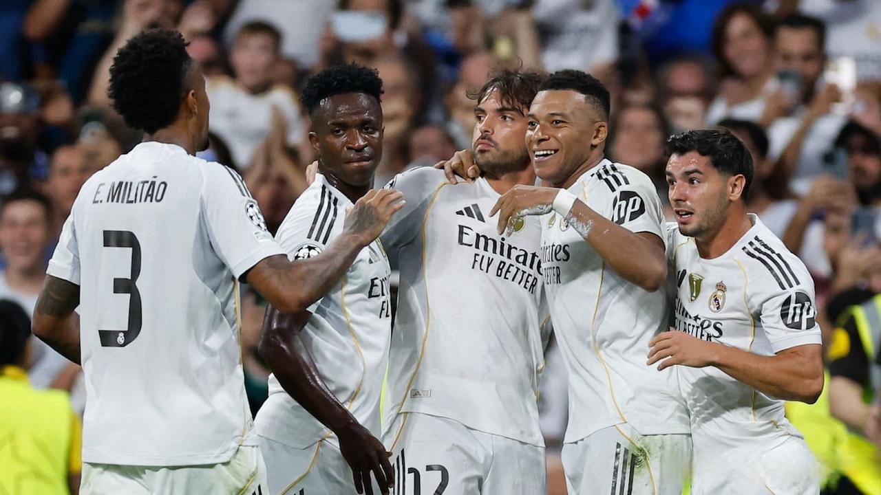 阿森纳在阿斯顿维拉的惊险失利使得争冠形势更加复杂（阿森纳客场险负阿斯顿维拉，冠军争夺战再添变数）