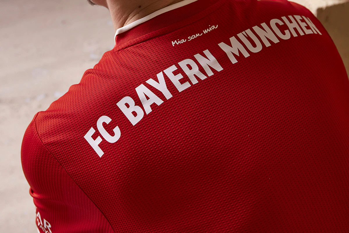 德比战投掷物品，西足协处罚塞维利亚部分看台关闭3场+罚款（德比扔物事件：西足协罚塞维利亚部分看台关闭3场并处以罚款）