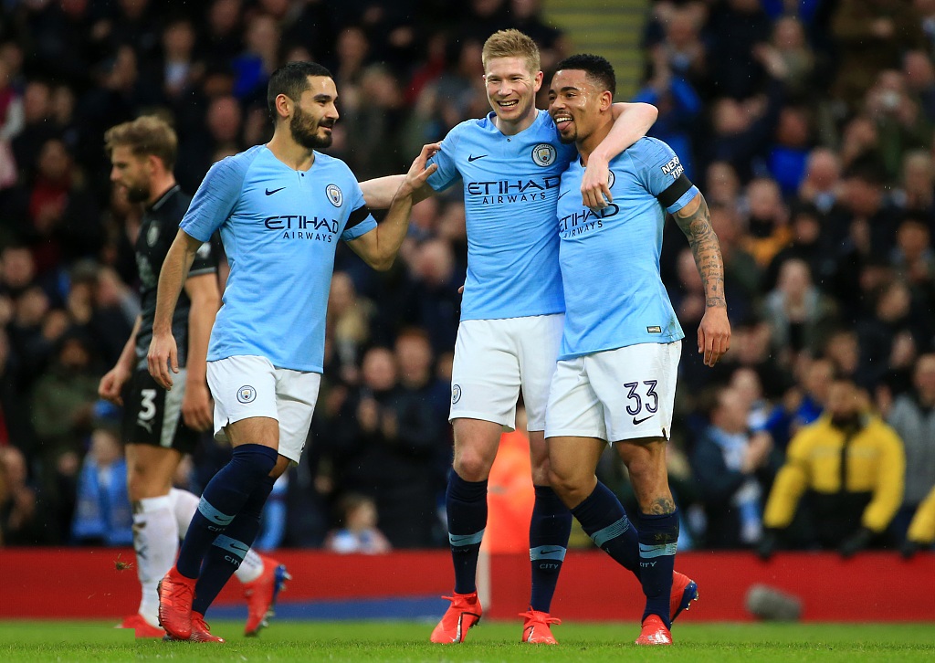 英超：曼联客场2-1击败莱斯特城