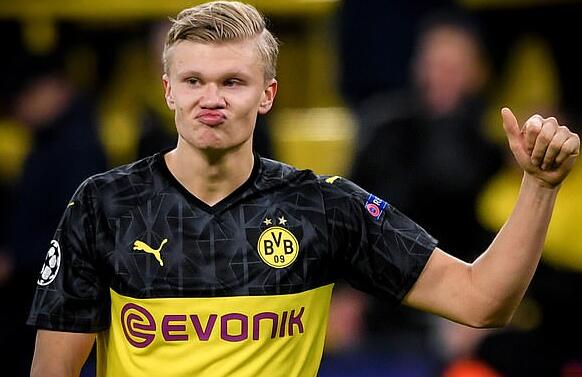 皇马本泽马梅开二度助球队取胜