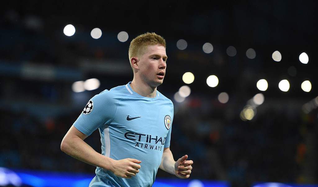 阿斯：巴萨本赛季面临严峻挑战，没在任何一场强强对话中获胜（阿斯：巴萨本季遭遇重压，强强对话至今未尝胜绩）